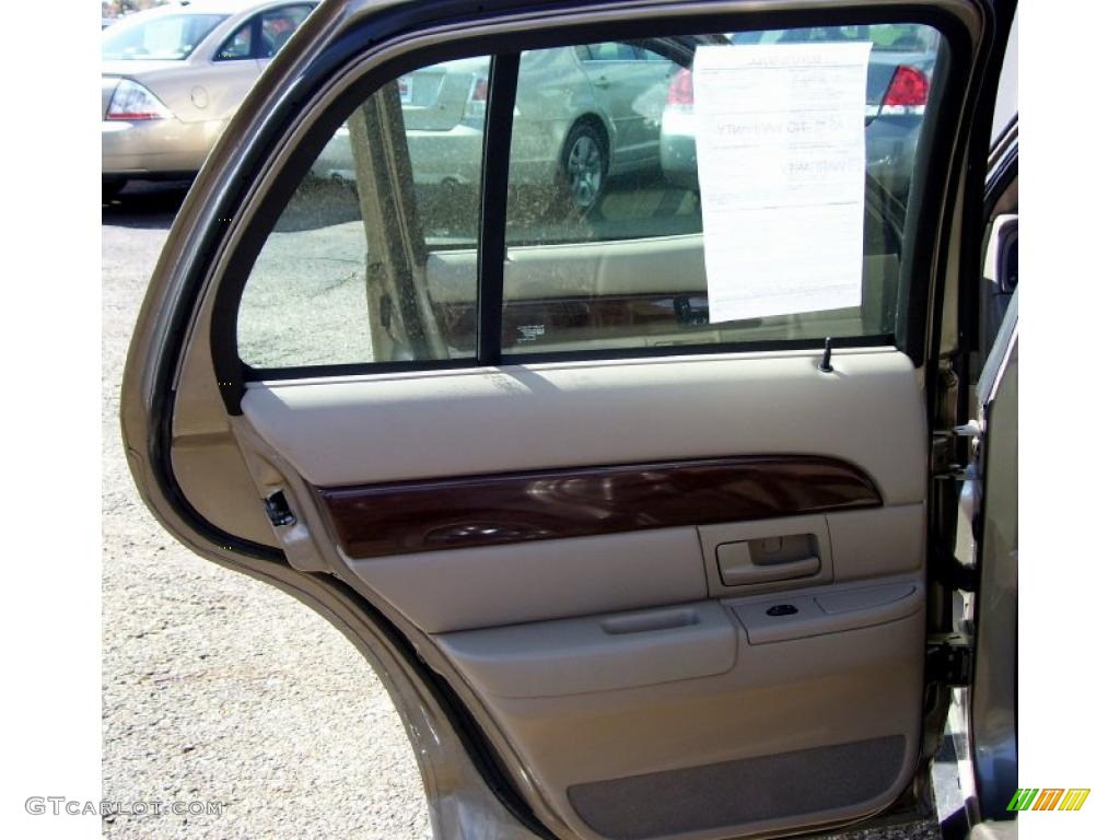 2004 Grand Marquis GS - Arizona Beige Metallic / Medium Parchment photo #12