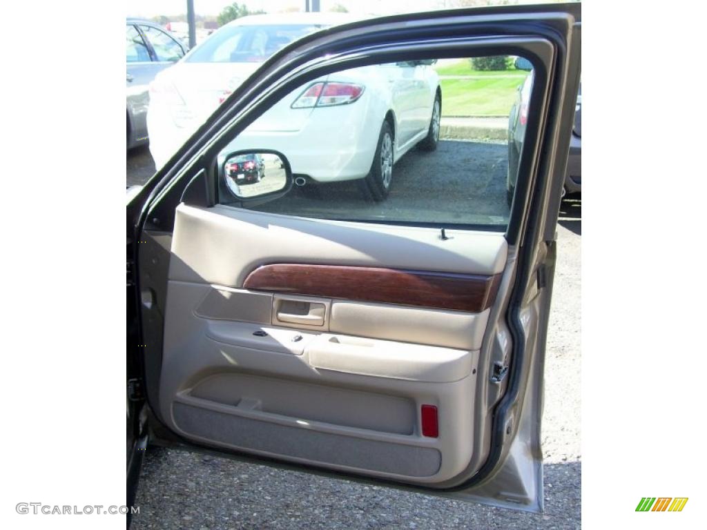 2004 Grand Marquis GS - Arizona Beige Metallic / Medium Parchment photo #13