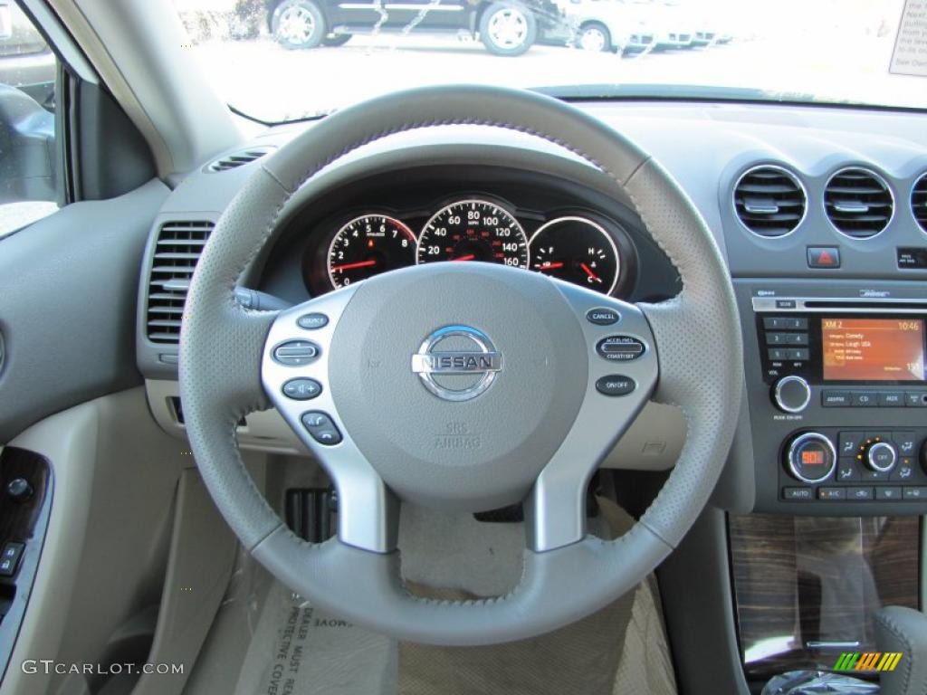 2011 Nissan Altima 2.5 S Blond Steering Wheel Photo #38406200