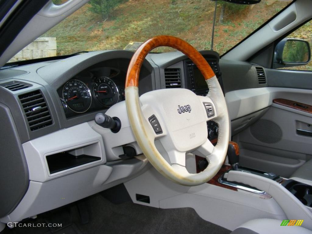 2006 Jeep Grand Cherokee Overland 4x4 Medium Slate Gray Steering Wheel Photo #38407352