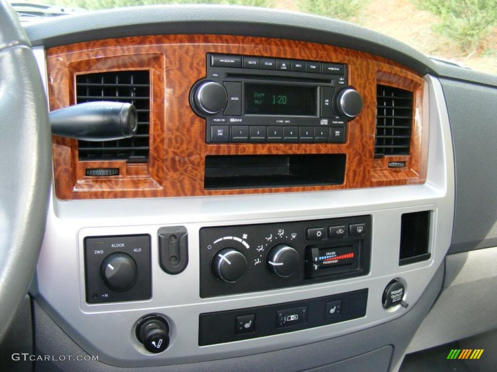 2007 Dodge Ram 3500 Laramie Quad Cab 4x4 Controls Photo #38407668