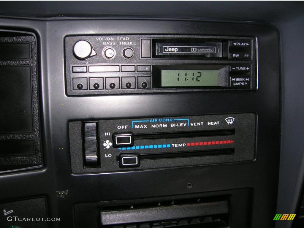 1996 Jeep Cherokee Classic 4x4 Controls Photos