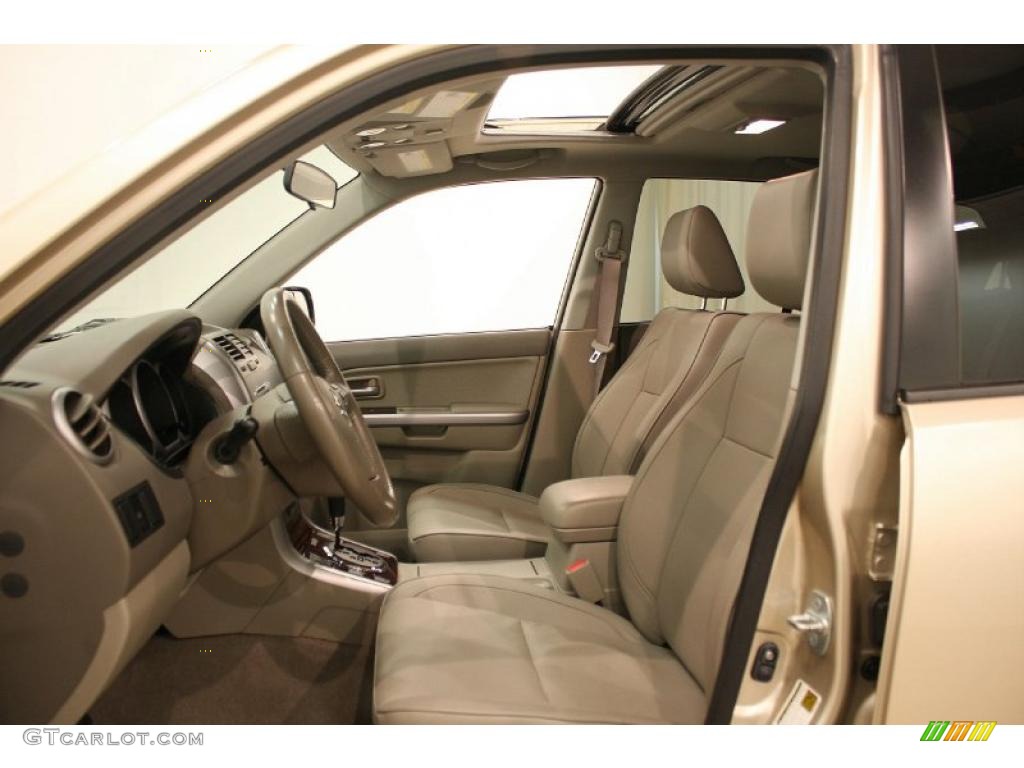 Beige Interior 2007 Suzuki Grand Vitara Luxury 4x4 Photo #38408660