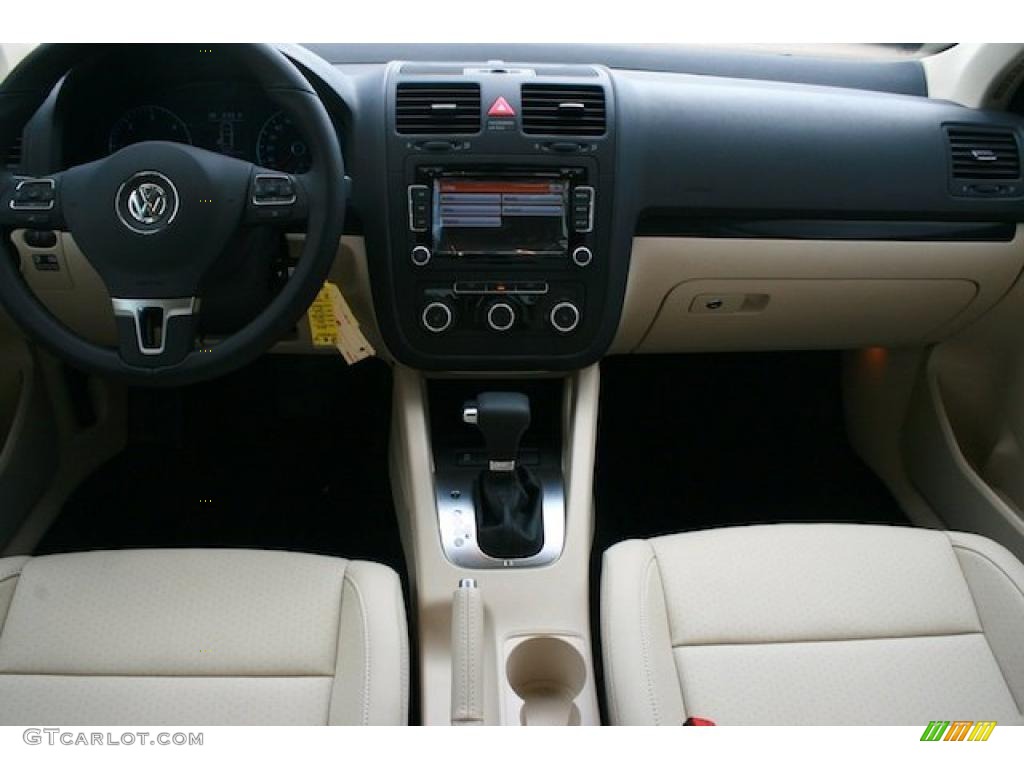 2010 Jetta TDI Sedan - Black / Cornsilk Beige photo #15