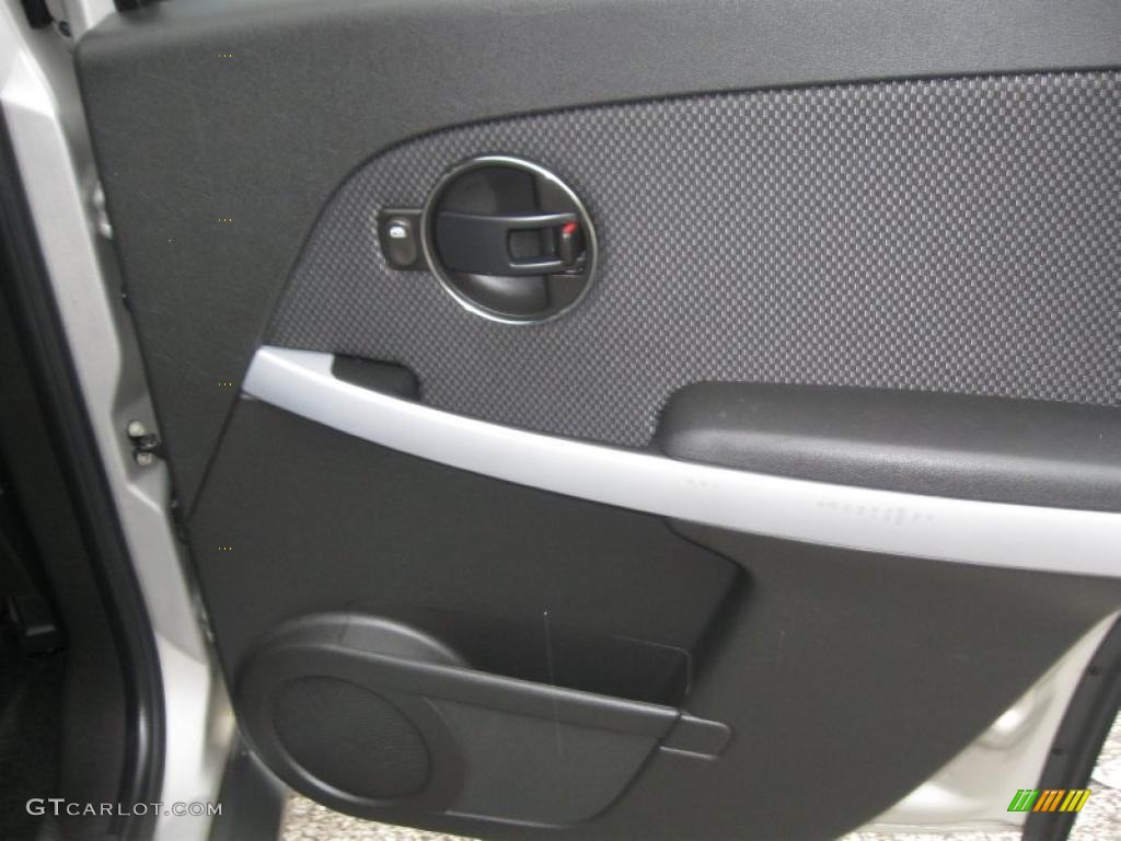 2007 Pontiac Torrent AWD Ebony Door Panel Photo #38409424