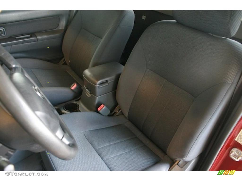 Gray Interior 2004 Nissan Frontier XE King Cab Photo #38409528