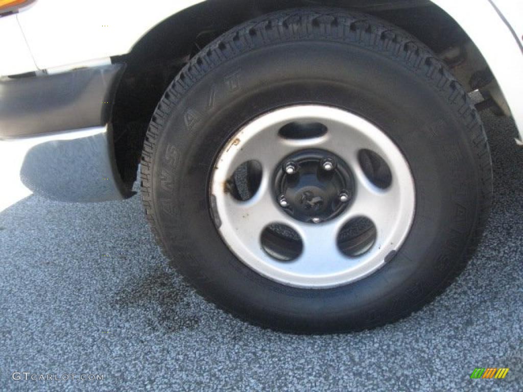 2003 Dodge Ram Van 1500 Passenger Wheel Photo #38410408