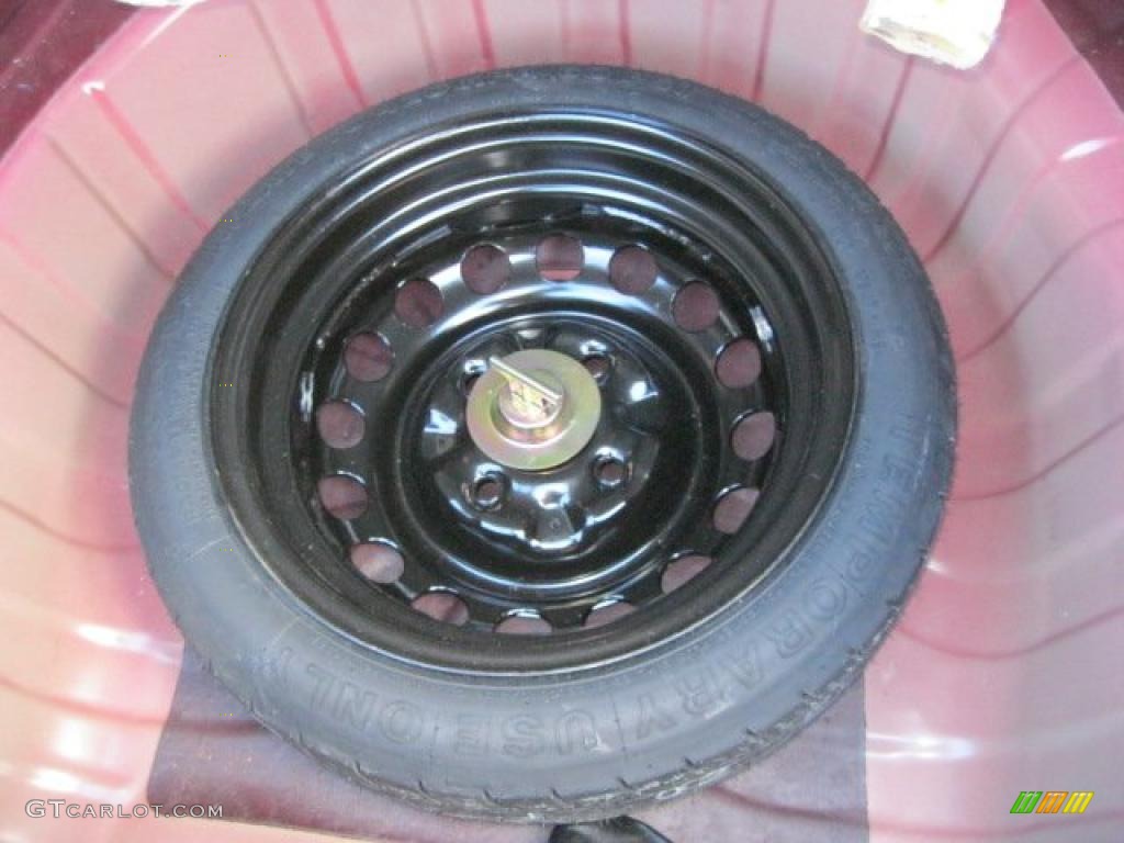 2006 Sentra 1.8 S Special Edition - Code Red / Charcoal photo #13