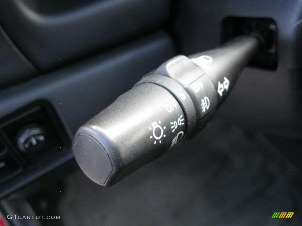 2006 Sentra 1.8 S Special Edition - Code Red / Charcoal photo #20