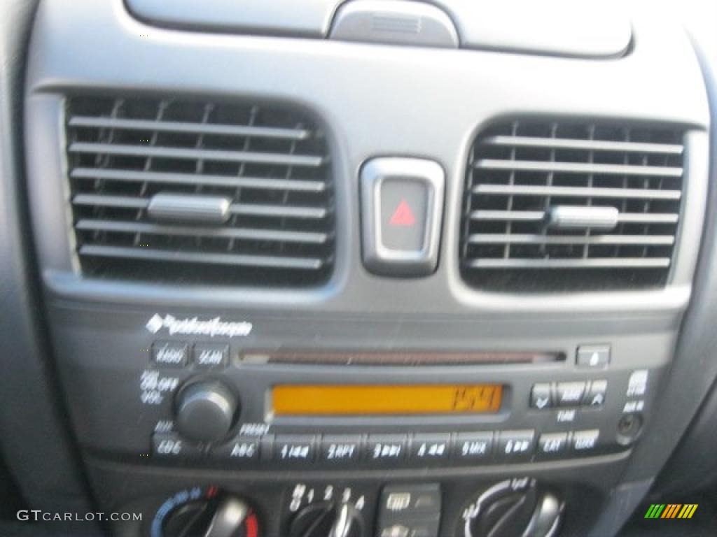2006 Sentra 1.8 S Special Edition - Code Red / Charcoal photo #23