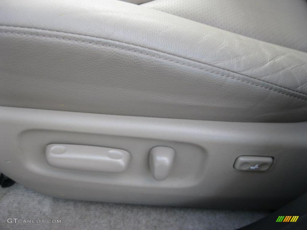 2009 Toyota RAV4 Limited V6 Controls Photo #38412071