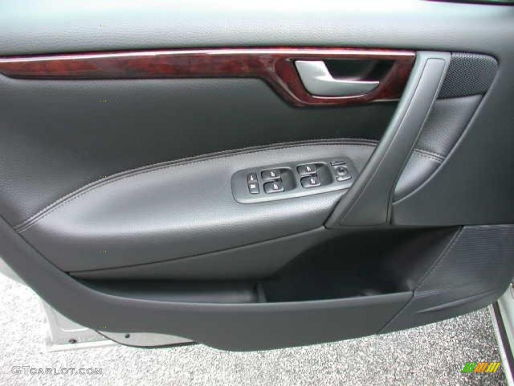 2007 Volvo S60 2.5T Graphite Door Panel Photo #38414413
