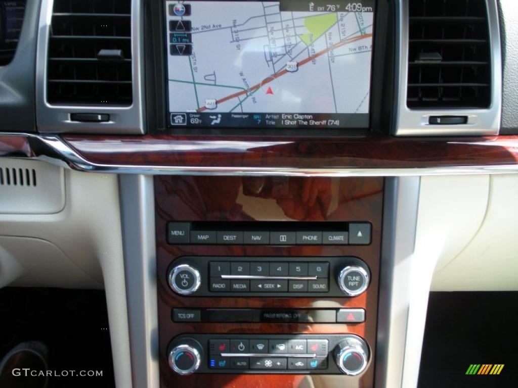 2011 Lincoln MKZ Hybrid Controls Photo #38415645