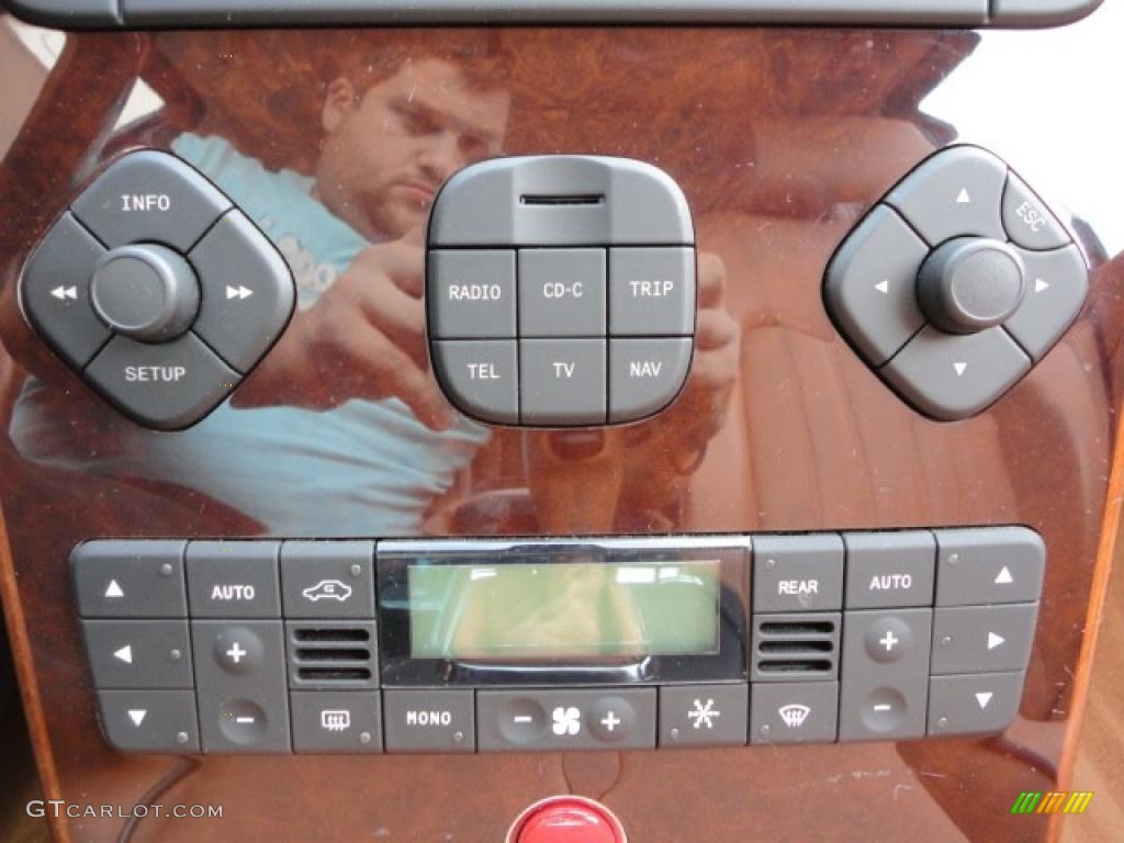 2007 Maserati Quattroporte Executive GT Controls Photo #38416557