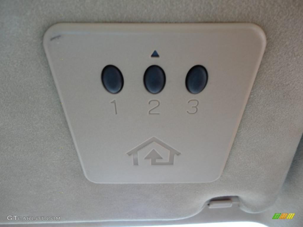 2007 Maserati Quattroporte Executive GT Controls Photo #38416585