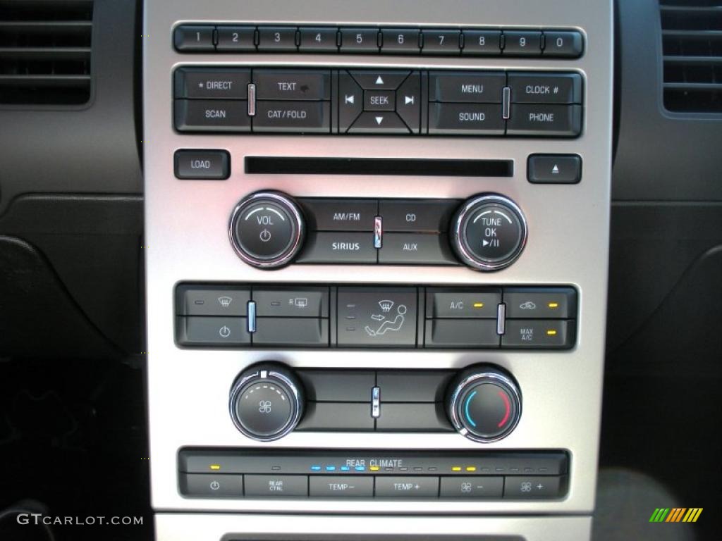 2011 Ford Flex SE Controls Photo #38416641