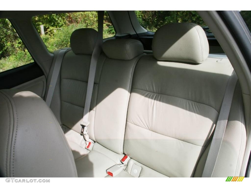 Taupe Interior 2005 Subaru Outback 2.5i Wagon Photo #38416909