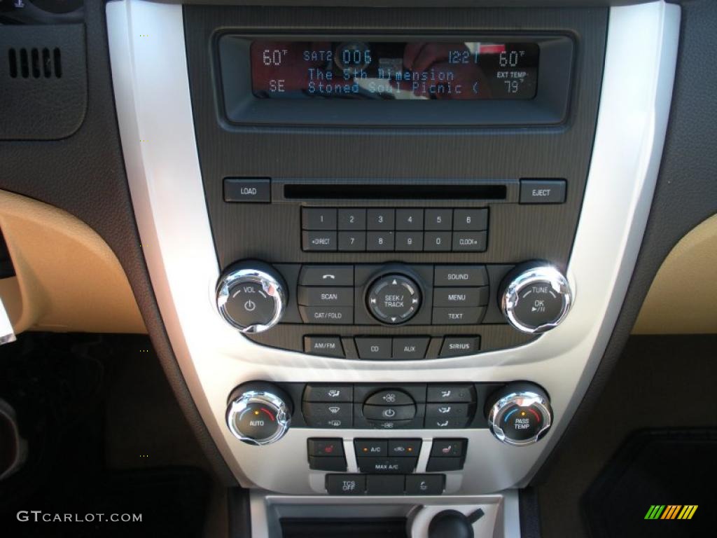 2011 Mercury Milan V6 Premier Controls Photo #38417649