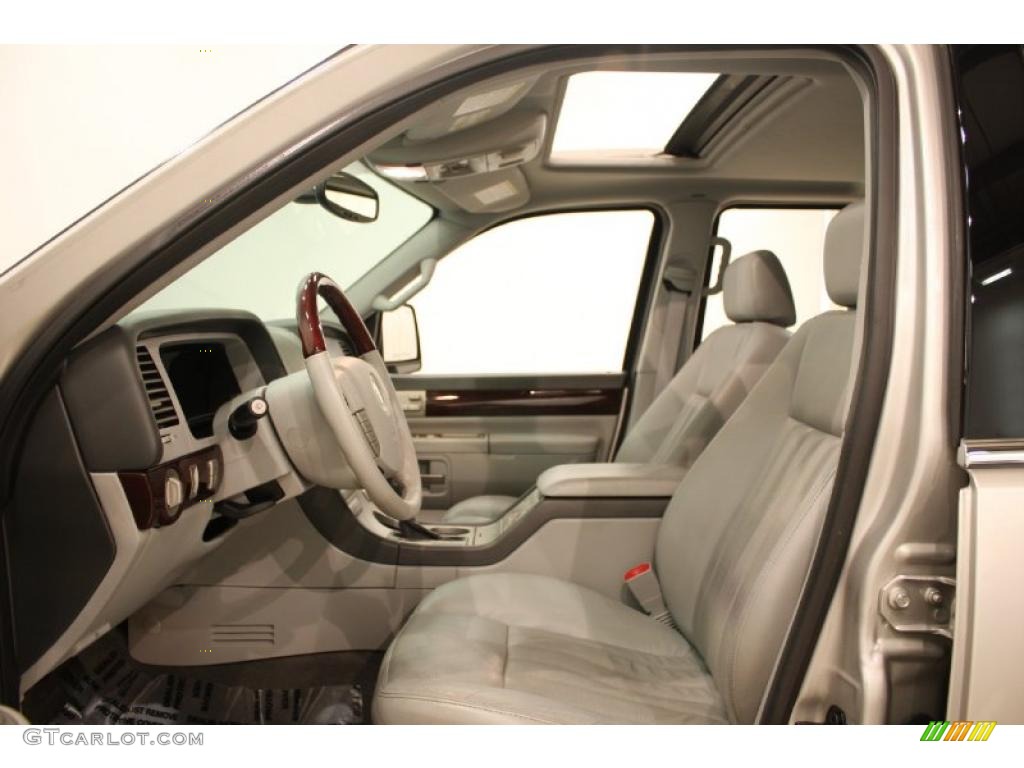 Dove Grey Interior 2005 Lincoln Aviator Luxury AWD Photo #38417809