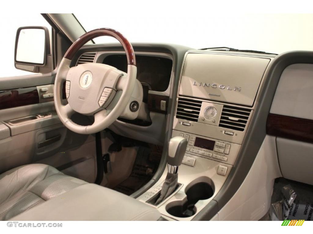 Dove Grey Interior 2005 Lincoln Aviator Luxury AWD Photo #38417993