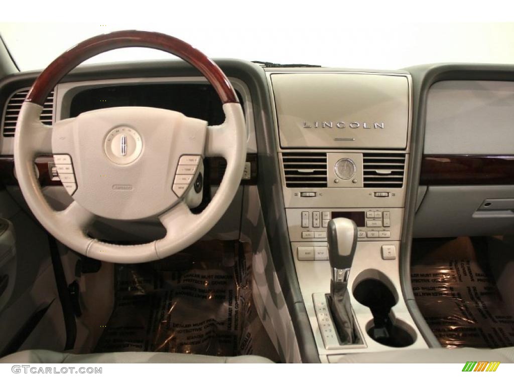 2005 Lincoln Aviator Luxury AWD Dove Grey Dashboard Photo #38418101