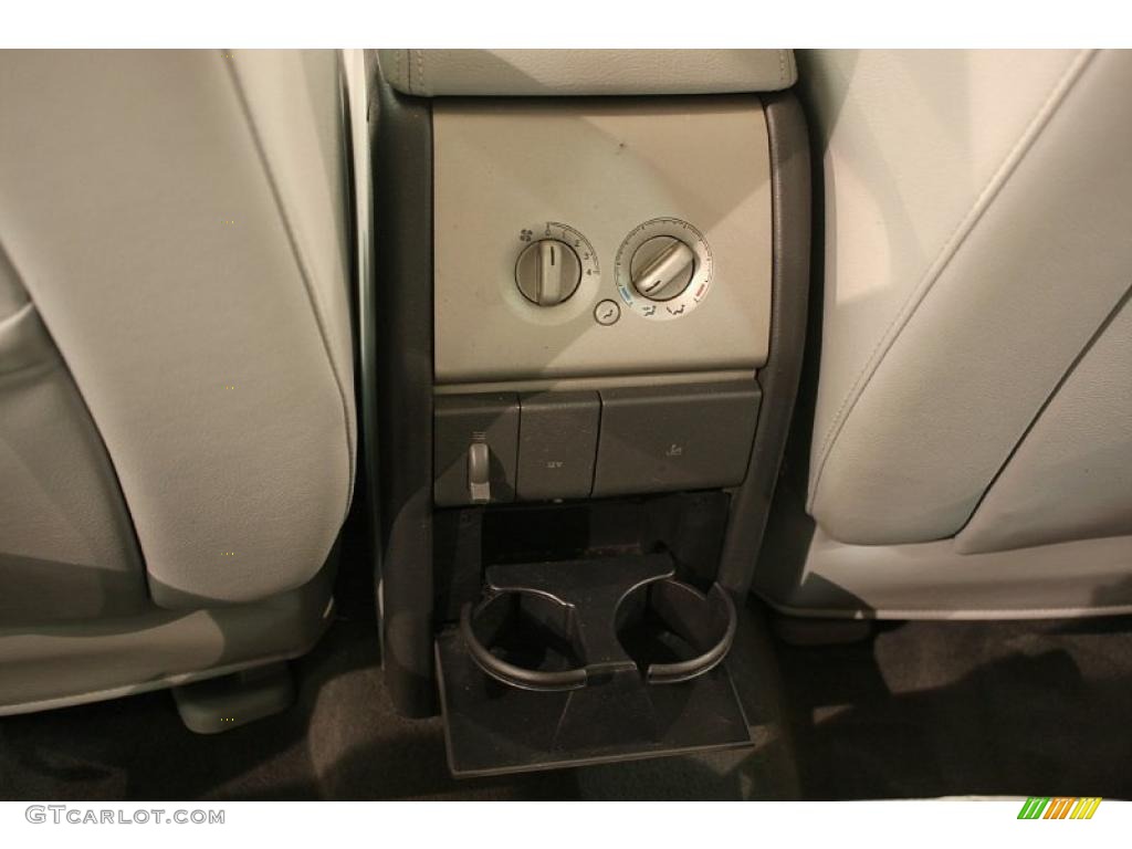 2005 Lincoln Aviator Luxury AWD Controls Photo #38418117