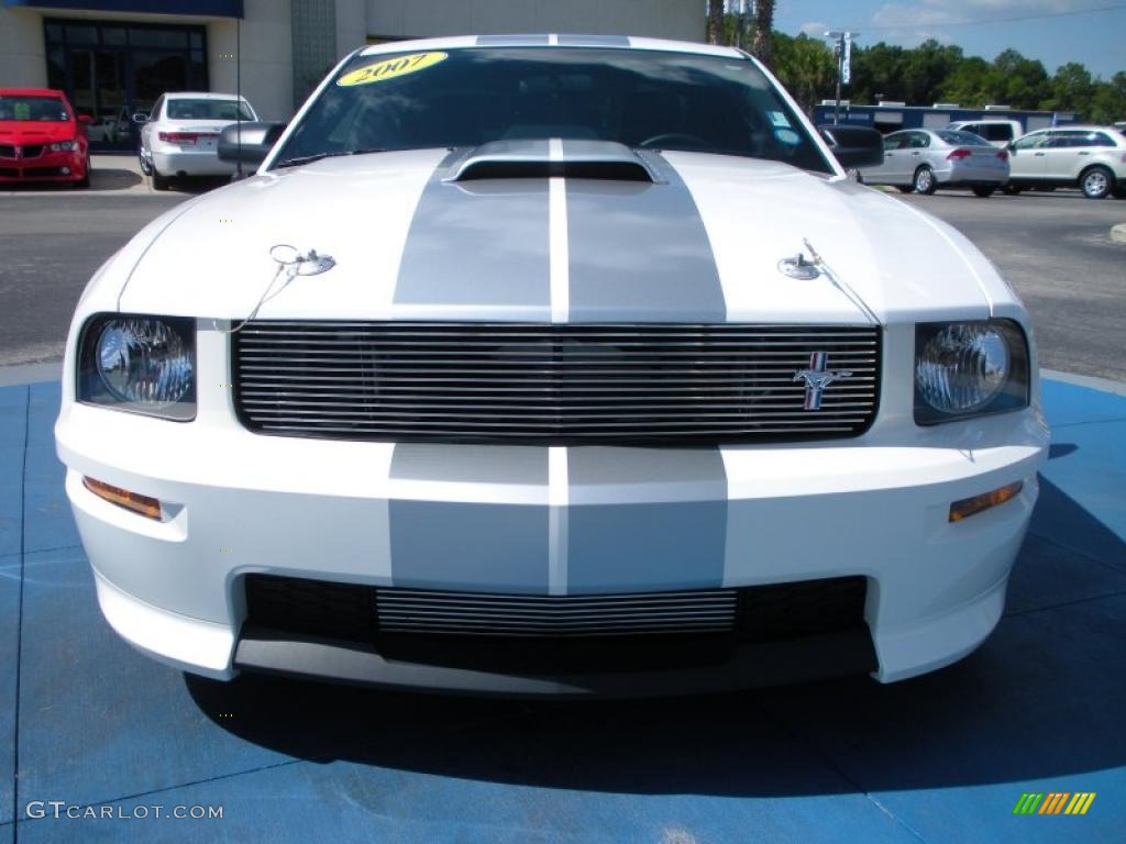 2007 Mustang Shelby GT Coupe - Performance White / Dark Charcoal photo #8