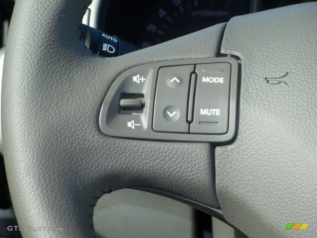 2011 Kia Sportage EX AWD Controls Photo #38419529