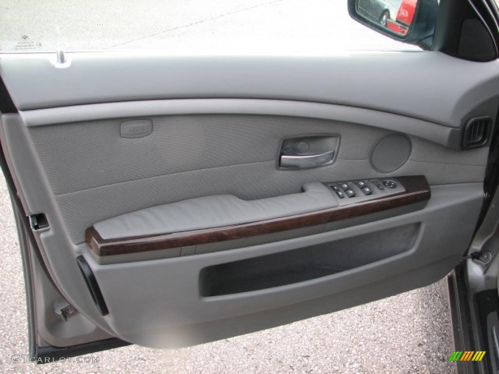 2002 BMW 7 Series 745i Sedan Flannel Grey Door Panel Photo #38420257