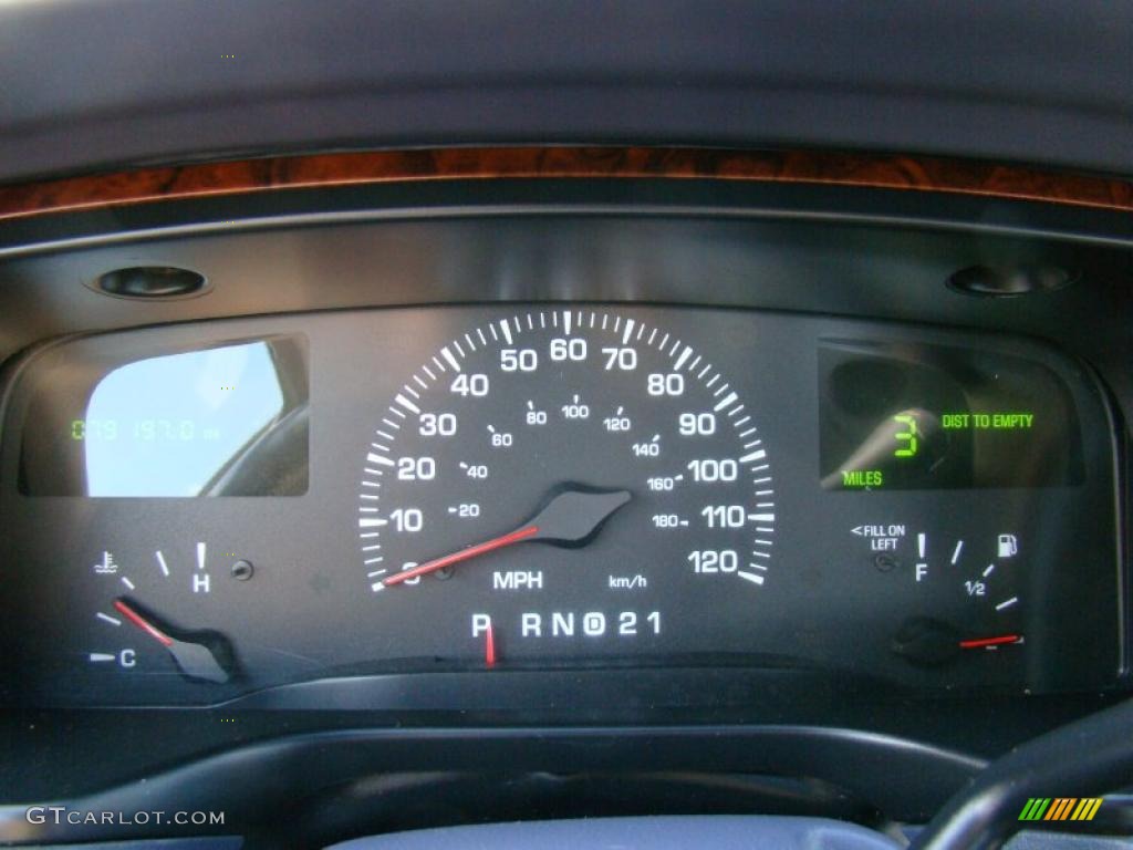 2000 Lincoln Town Car Executive Gauges Photo #38421653