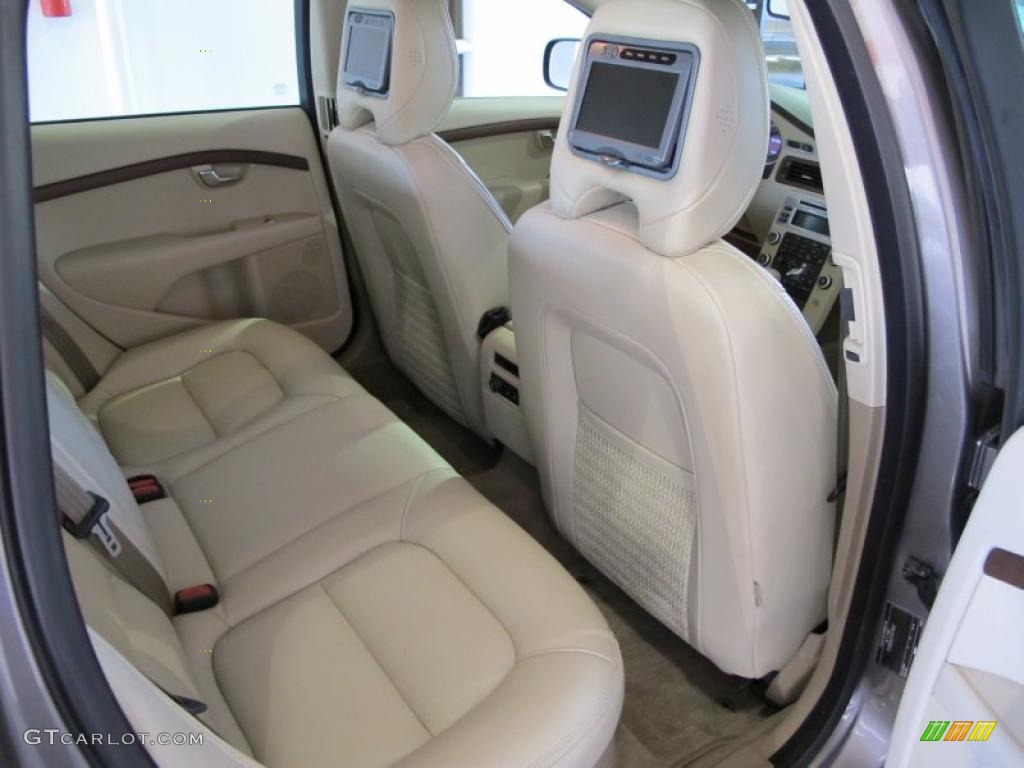 Sandstone Interior 2010 Volvo XC70 3.2 AWD Photo #38423125