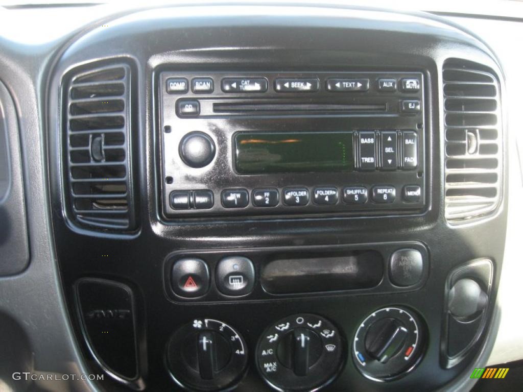 2007 Ford Escape XLS 4WD Controls Photo #38423609