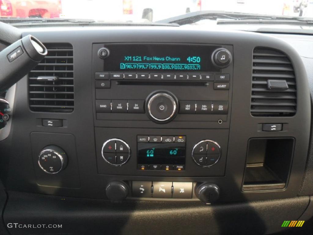 2011 Chevrolet Silverado 1500 LT Extended Cab 4x4 Controls Photo #38424001