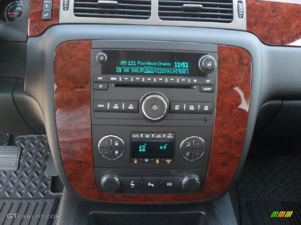2011 Chevrolet Silverado 3500HD LTZ Crew Cab 4x4 Dually Controls Photo #38424377