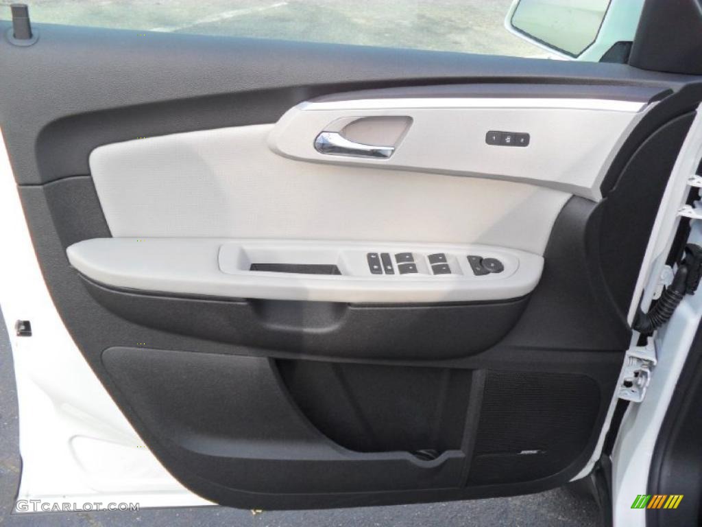 2011 Chevrolet Traverse LTZ Light Gray/Ebony Door Panel Photo #38425949