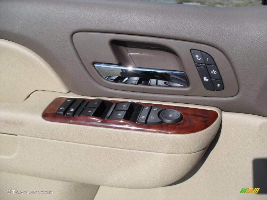 2011 Chevrolet Suburban LT 4x4 Controls Photo #38426413