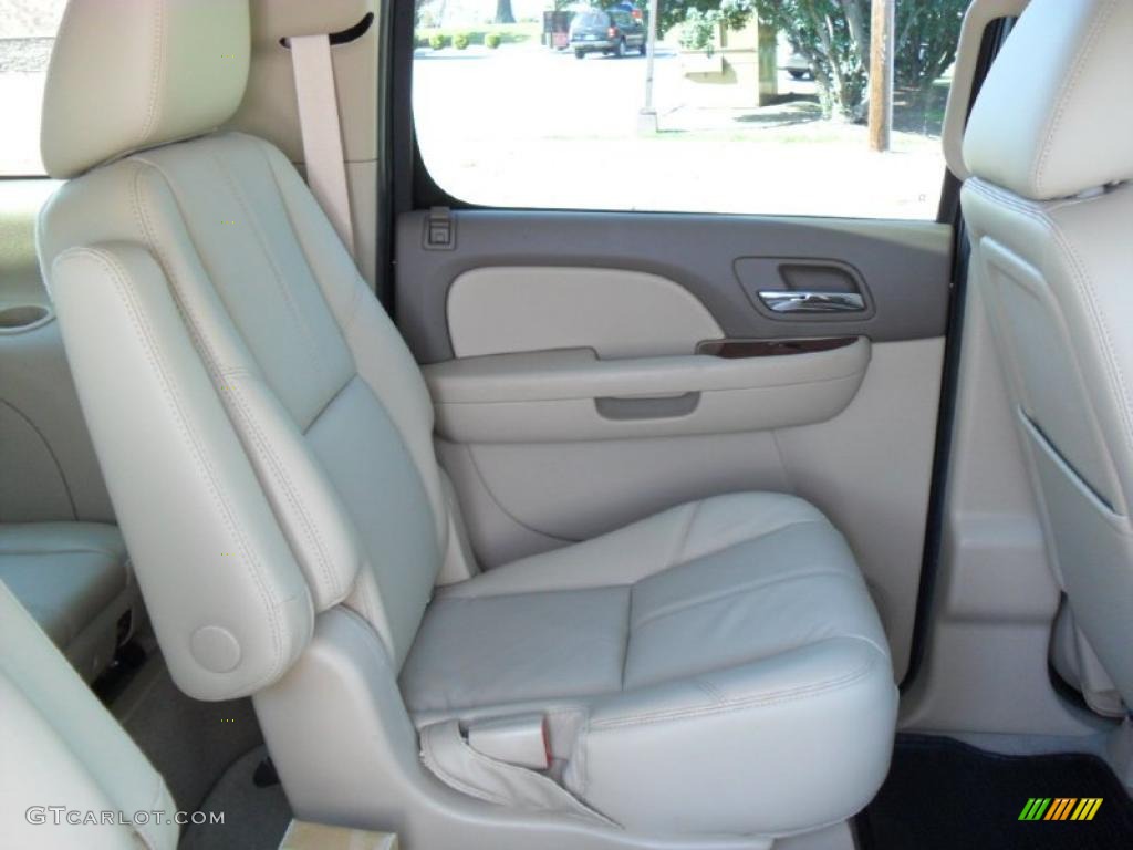 Light Cashmere/Dark Cashmere Interior 2011 Chevrolet Suburban LT 4x4 Photo #38426561