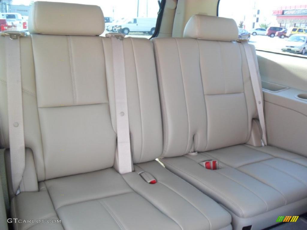 Light Cashmere/Dark Cashmere Interior 2011 Chevrolet Suburban LT 4x4 Photo #38426573