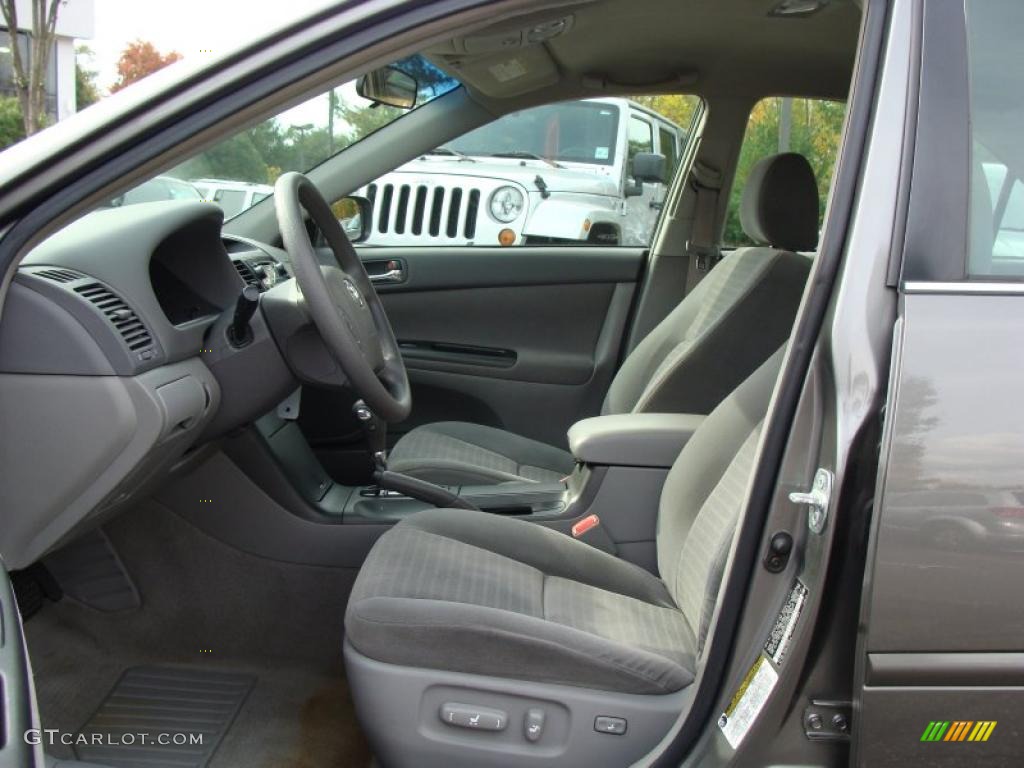 Gray Interior 2005 Toyota Camry LE V6 Photo #38426941