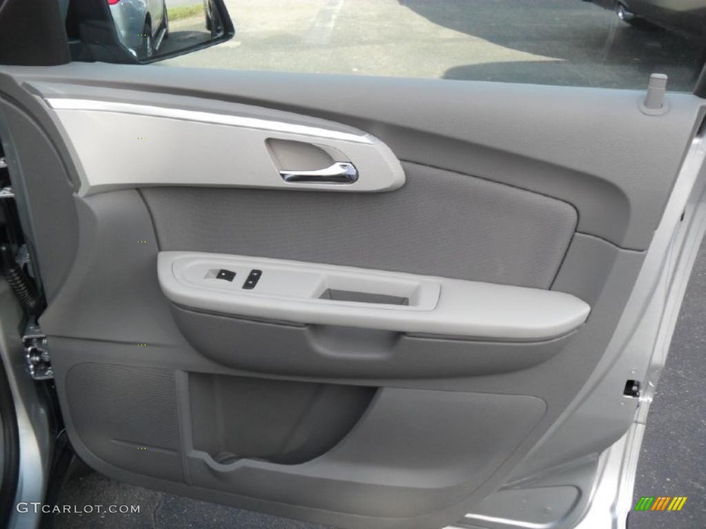 2011 Chevrolet Traverse LS Dark Gray/Light Gray Door Panel Photo #38427389