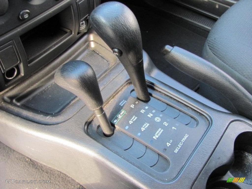 2003 Grand Cherokee Laredo 4x4 - Brilliant Black / Dark Slate Gray photo #14