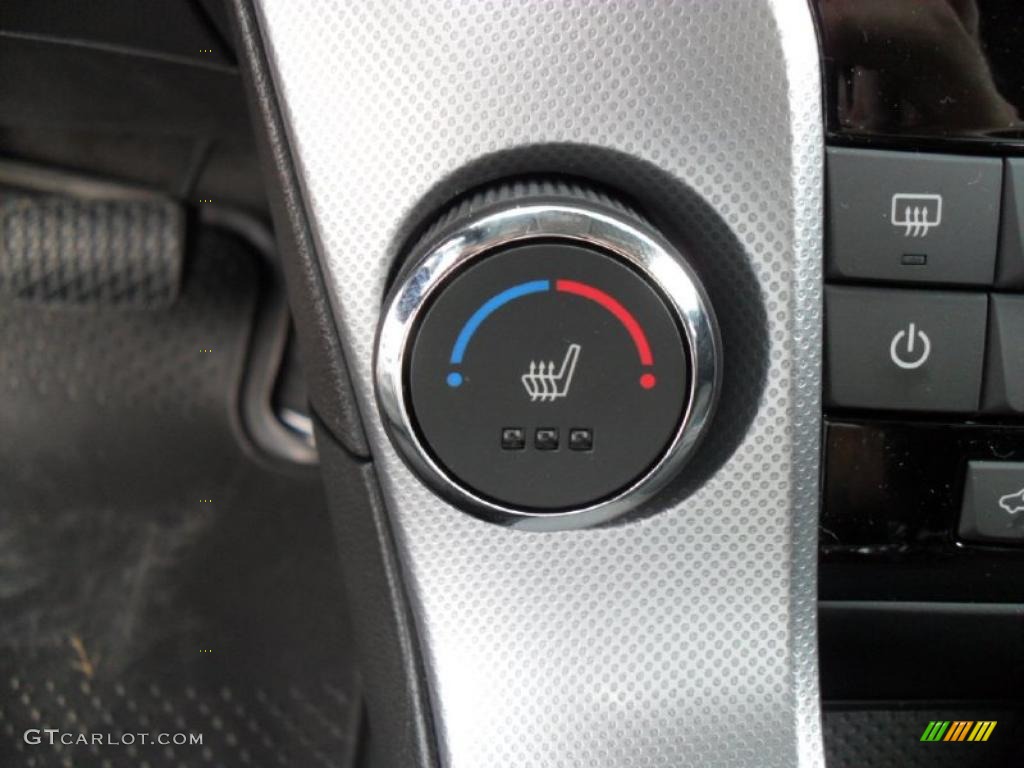2011 Chevrolet Cruze LTZ Controls Photo #38428453