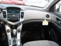 Summit White - Cruze LT Photo No. 17
