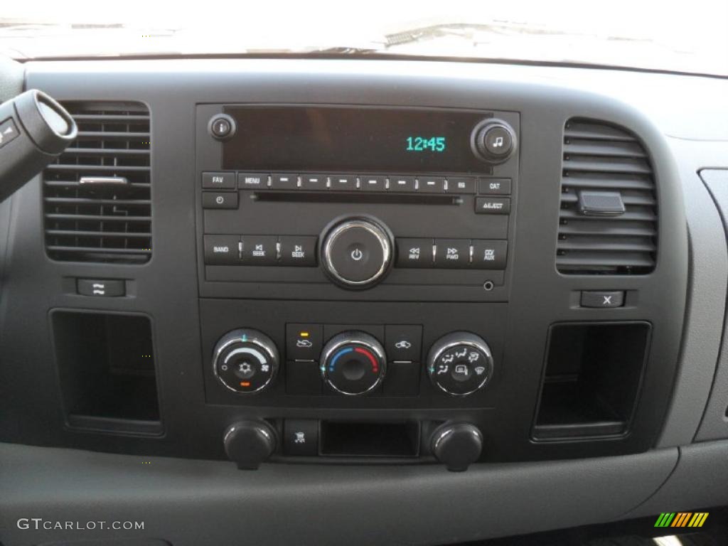 2011 Chevrolet Silverado 1500 LS Crew Cab 4x4 Controls Photo #38429689