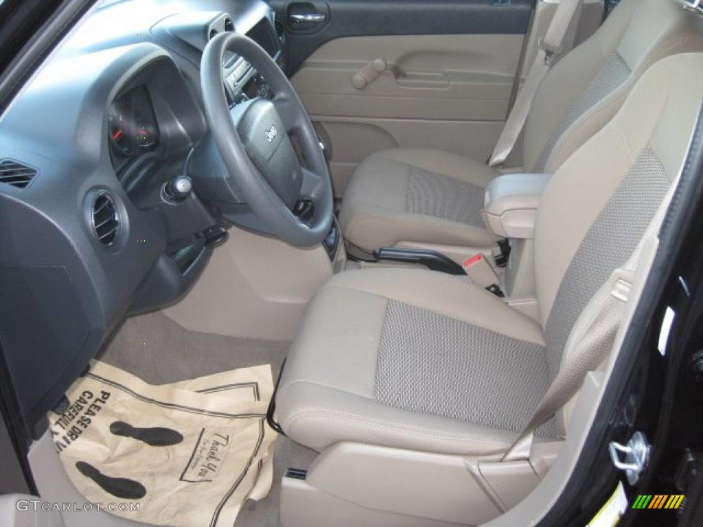 Light Pebble Beige Interior 2009 Jeep Patriot Sport 4x4 Photo #38429729