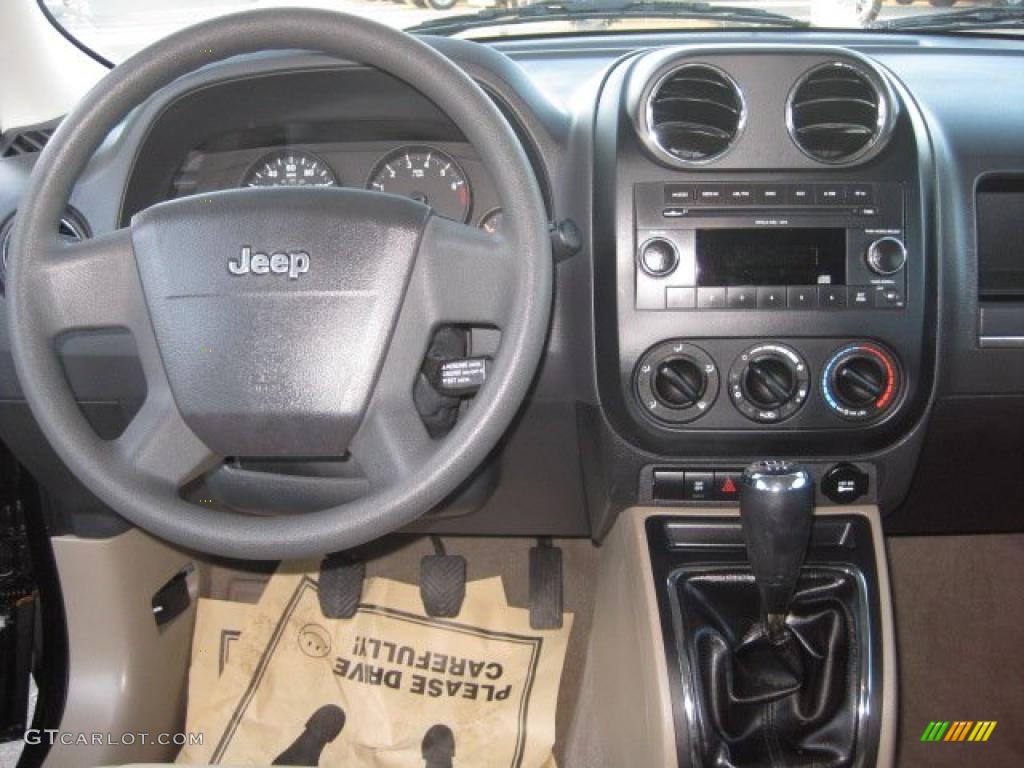 2009 Jeep Patriot Sport 4x4 Light Pebble Beige Dashboard Photo #38429745