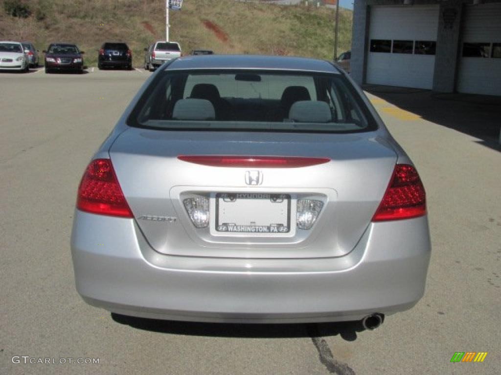 2006 Accord Value Package Sedan - Alabaster Silver Metallic / Gray photo #6