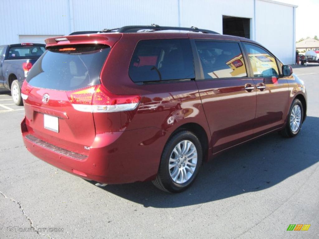 2011 Sienna XLE - Salsa Red Pearl / Light Gray photo #6
