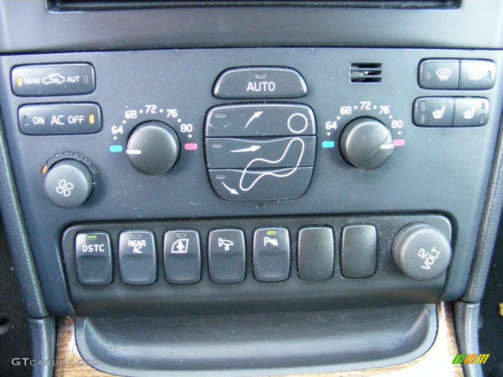 2006 Volvo XC90 V8 AWD Controls Photos