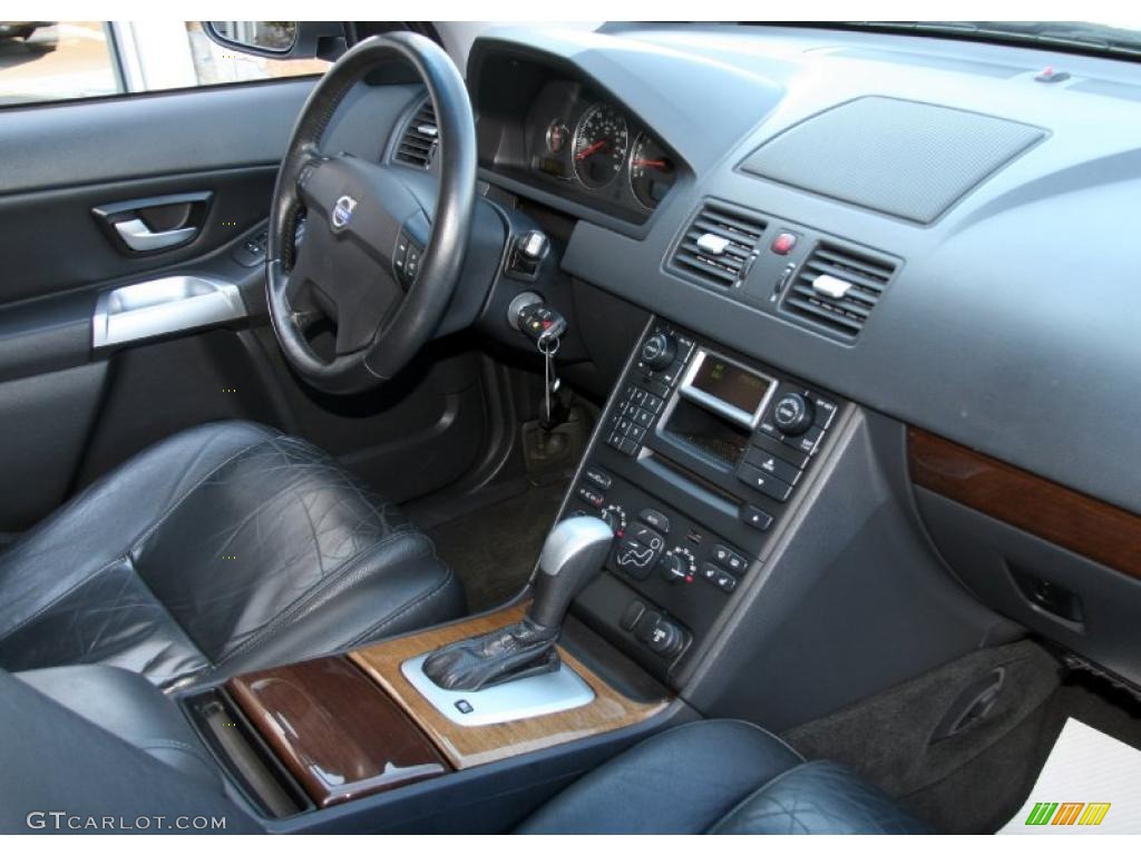 Graphite Interior 2004 Volvo XC90 2.5T AWD Photo #38440680